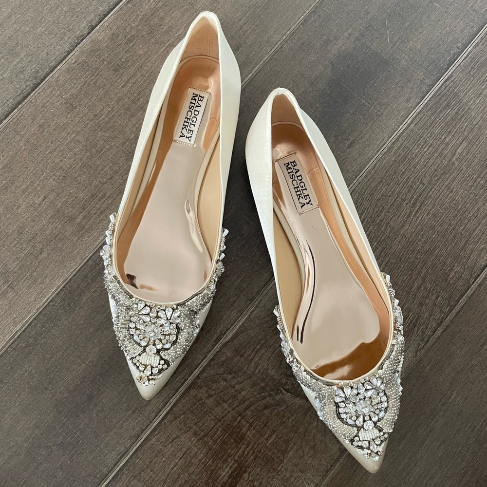Badgley Mischka Malena pointed flats dress shoes size 9 Bridal Wedding